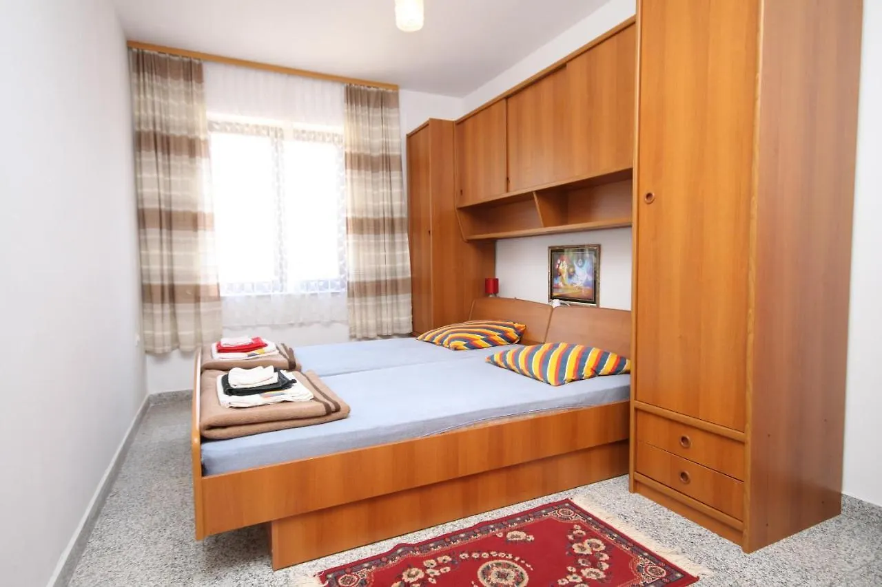 Apartments And Rooms By The Sea Povljana, Pag - 6476 Maison d'hôtes
