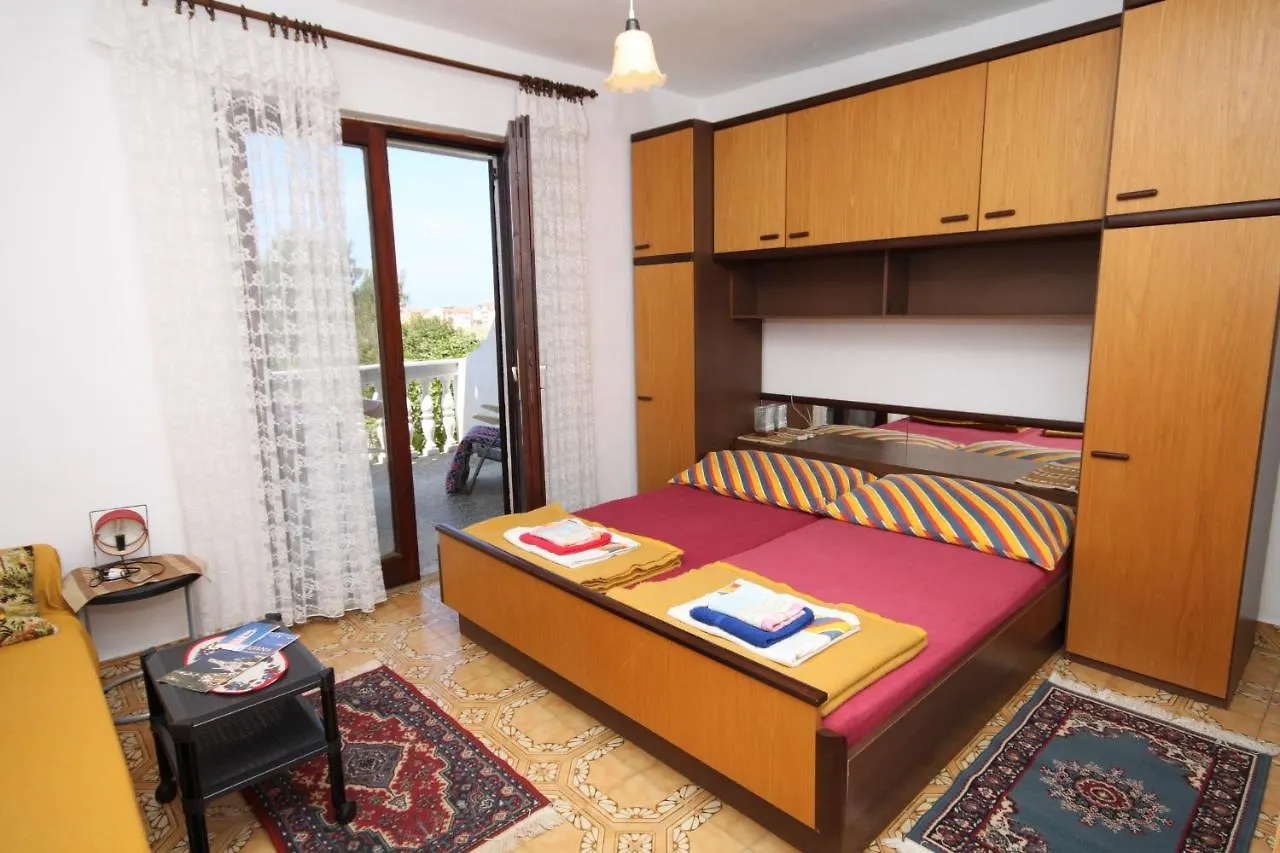Apartments And Rooms By The Sea Povljana, Pag - 6476 Maison d'hôtes
